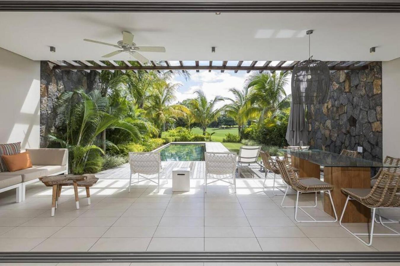 Beautiful Villa With Pool In Anahita Resort Beau Champ エクステリア 写真